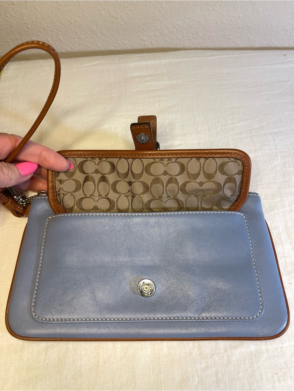 Vintage Coach Hamptons / Soho series buckled leather wristlets - Picture 11 of 13